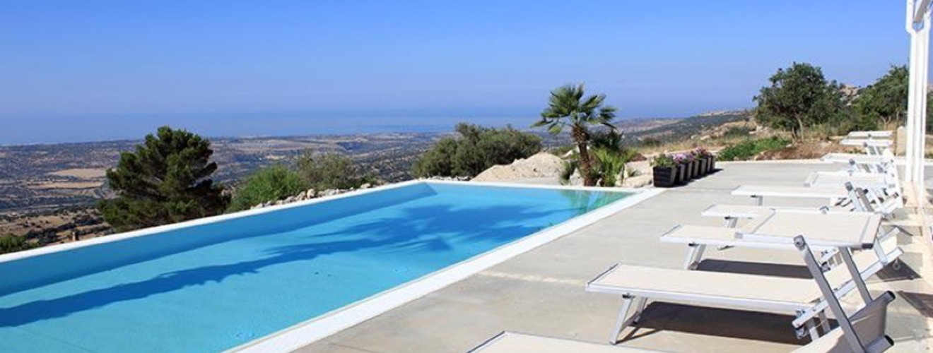 villa-con-piscina-sul-mare-villa-zoe-ragusa